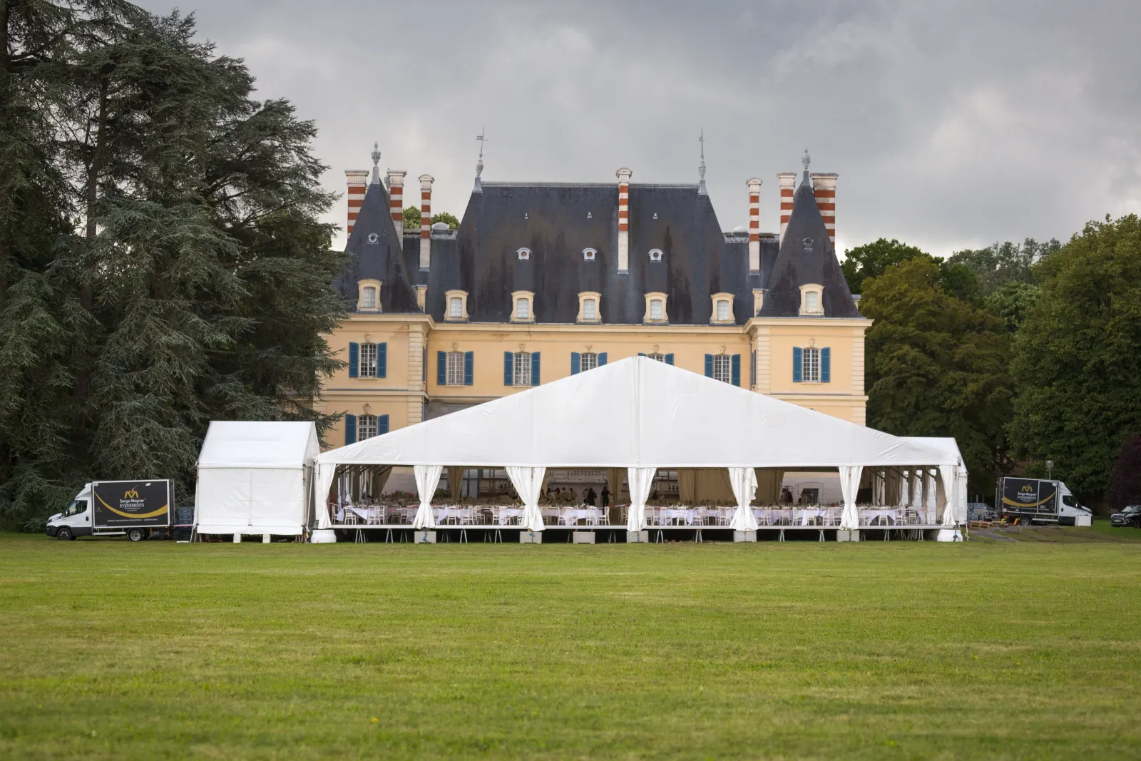 Organiser une convention dans un château avec traiteur et cadre atypique pour événements professionnels à proximité de Vienne 38 Isère