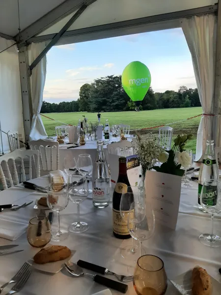 Structure éphémère dans le parc du château de Rajat à côté de Lyon