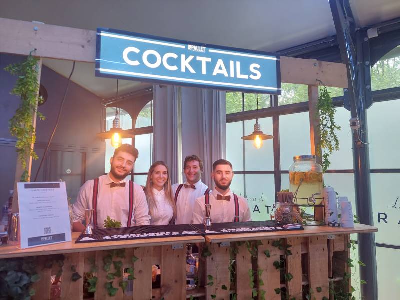 bar à cocktails au château de Rajat 