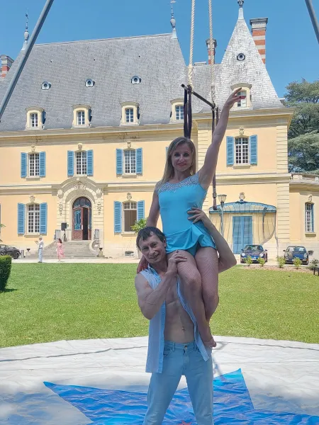 Profiter des beaux jours pour organiser une Garden Party dans le cadre verdoyant d’un château à proximité de Lyon