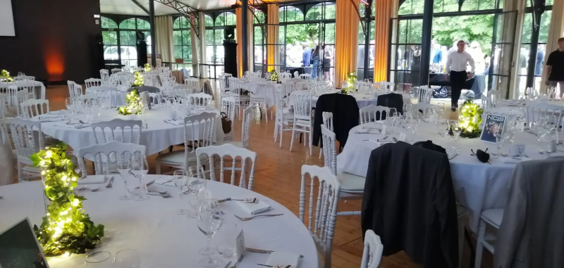 Organiser son mariage dans une grande Orangerie lumineuse pouvant accueillir plus de 170 convives aux portes de Lyon
