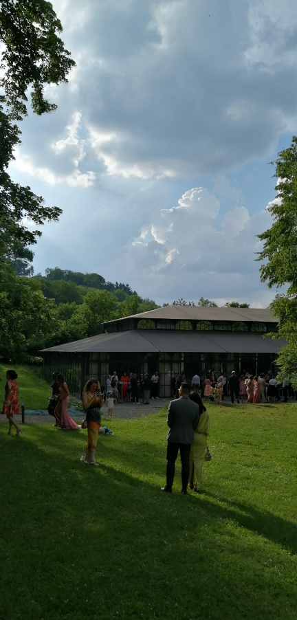 Organiser son mariage dans une grande Orangerie lumineuse pouvant accueillir plus de 170 convives aux portes de Lyon