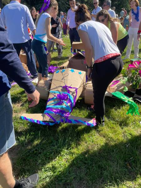 Rassemblement de plus de 100 collaborateurs pour une journée de team building dans un domaine à proximité de Lyon
