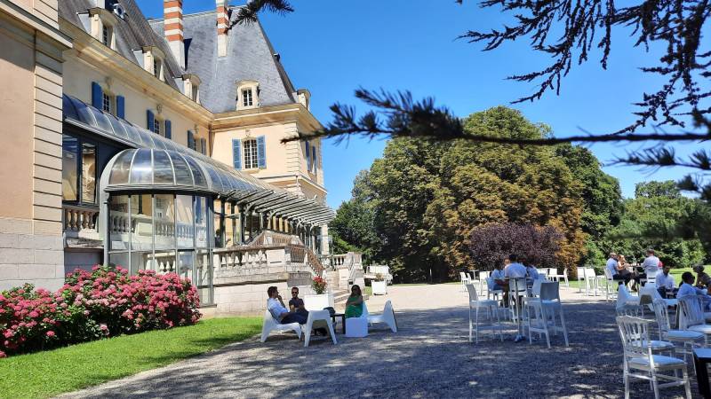 brunch derrière la verrière du château de Rajat Saint pierre de Chandieu