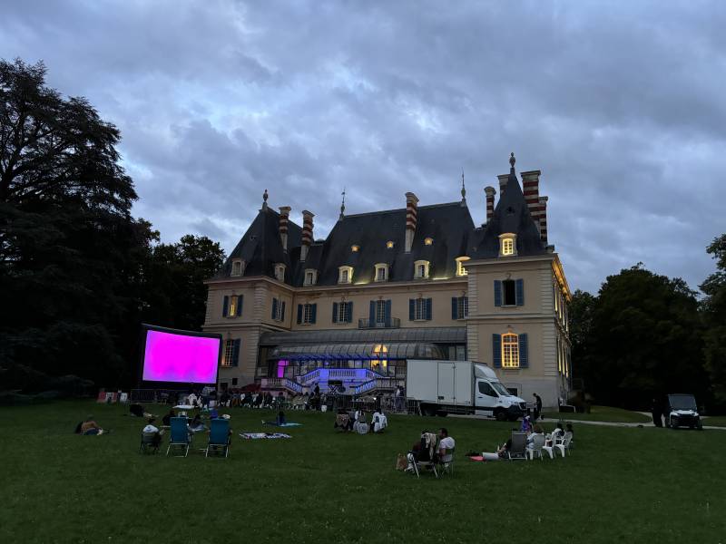 Organiser une séance de cinéma en plein air dans un parc à proximité de Lyon