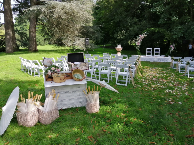 cérémonie laïque château de Rajat Saint Pierre de Chandieu