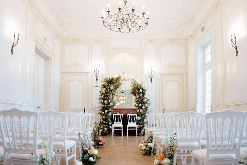 cérémonie laïque dans les salons du Chateau de Rajat à Saint Pierre de Chandieu